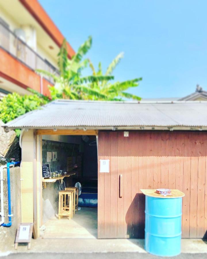 奄美ゲストハウス Hub A Nice Inn Setouchi  Eksteriør billede